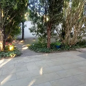  Appartement Petite Maison Avec Jardin Calme