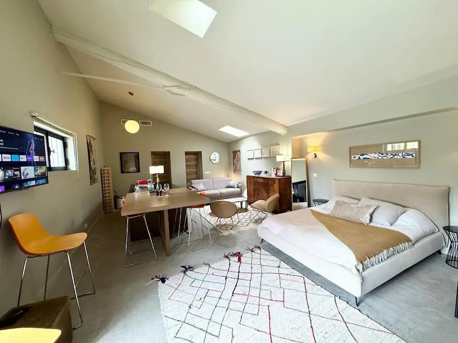 Loft En Campagne Proche De L'Isle Sur Sorgue Apartment Le Thor